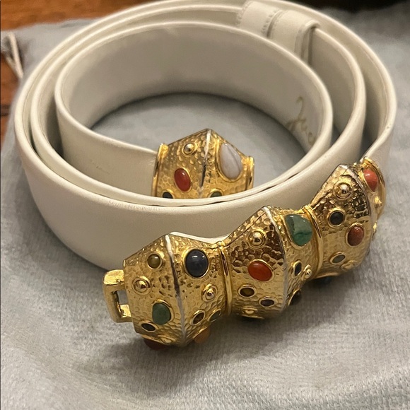 Judith Leiber Elegant White Belt with Gold Accents - Picture 9 of 9